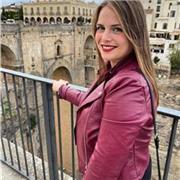 Profesora de inglés imparte clases particulares a todos los niveles junto con preparación para exámenes oficiales (Cambridge) y Selectividad